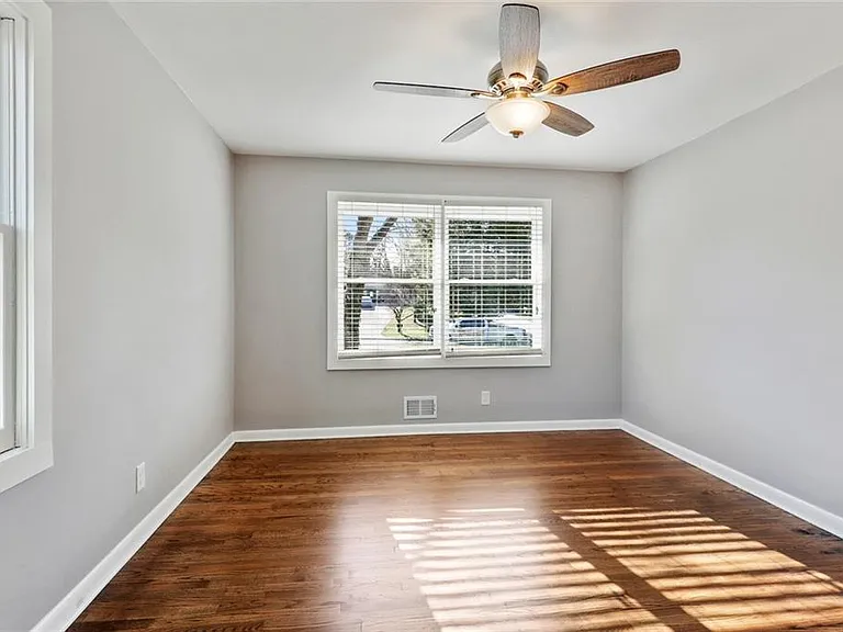 2341 Rubart Dr — Photo 20