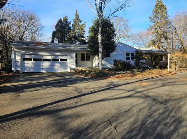 581 Cowesett Rd, Warwick, RI 02886