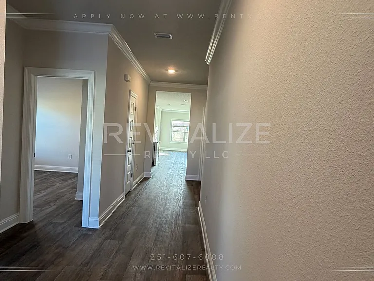 14901 Dayton Cir — Photo 13
