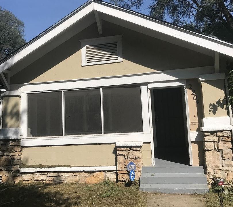 1st image of 2204 E Gregory Blvd