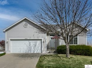 14934 Wirt St, Omaha, NE 68116