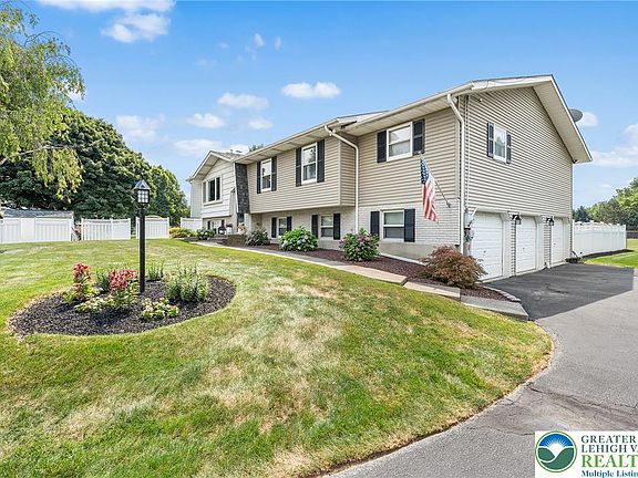 3rd image of 541 Mountain View Rd