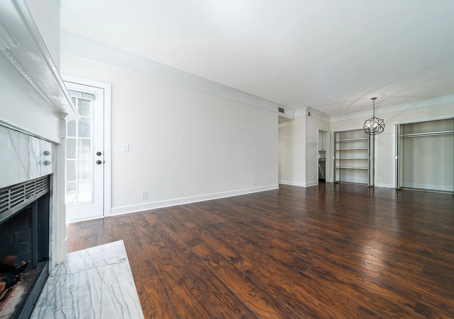 Awesome 2-bedroom, 2-bath condo in highly desirable Sylvan Park! — Photo 4