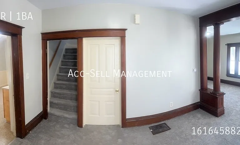 545 Fremont Ave NW — Photo 3