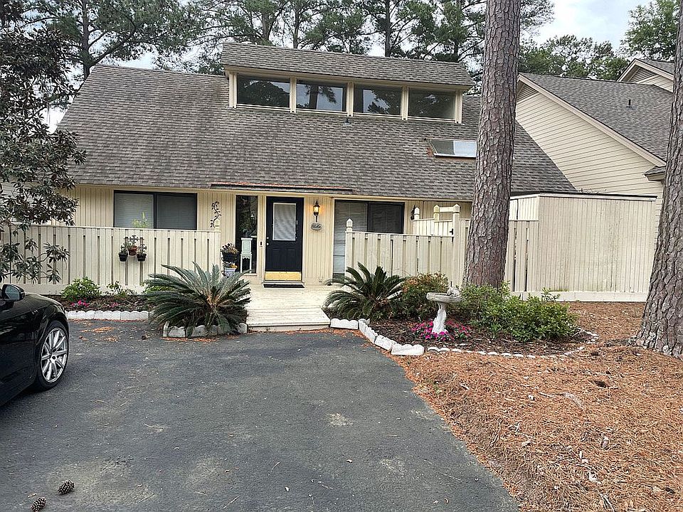 1st image of 16 Wax Myrtle Ln