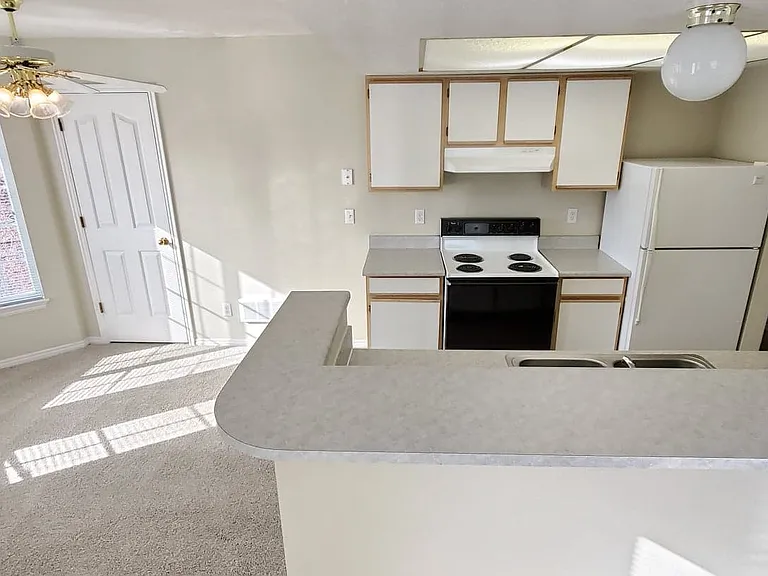 Parkwood Pointe Apartments — Photo 94