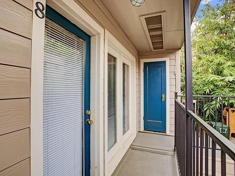 2202 Park St #8 — Photo 2
