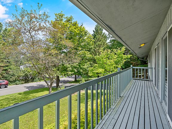 2nd image of 115 Stanwood Ln