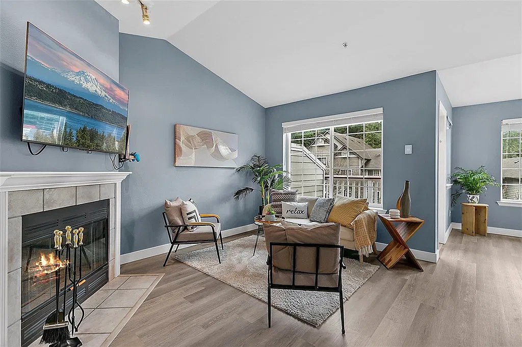 3 bed, 1086 sqft, $3,000 — Photo 3