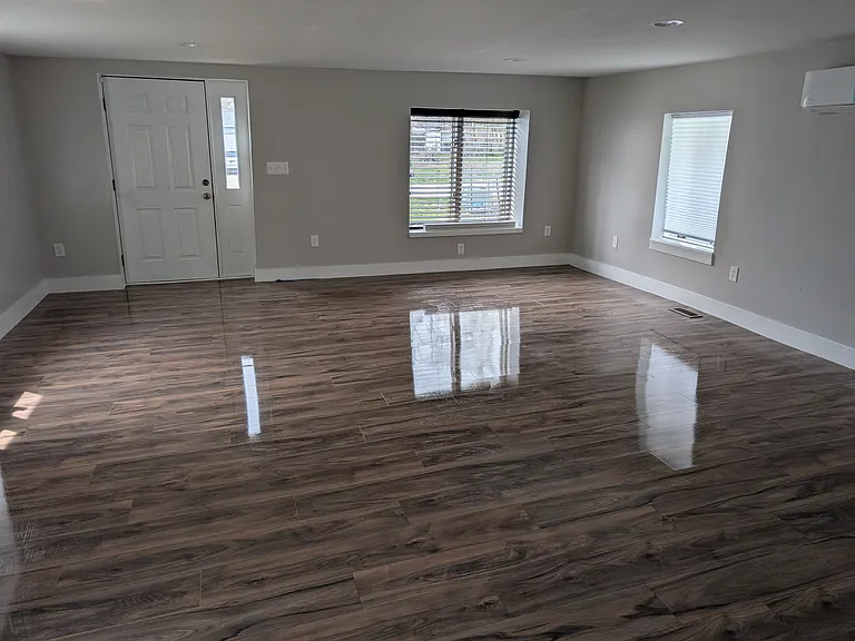 358 S Craig Ave — Photo 9