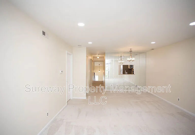 528B Willow Turn — Photo 3