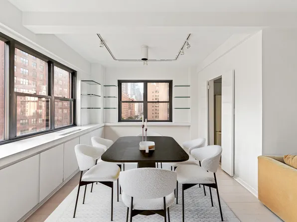 165 East 72nd Street image 3 of 11