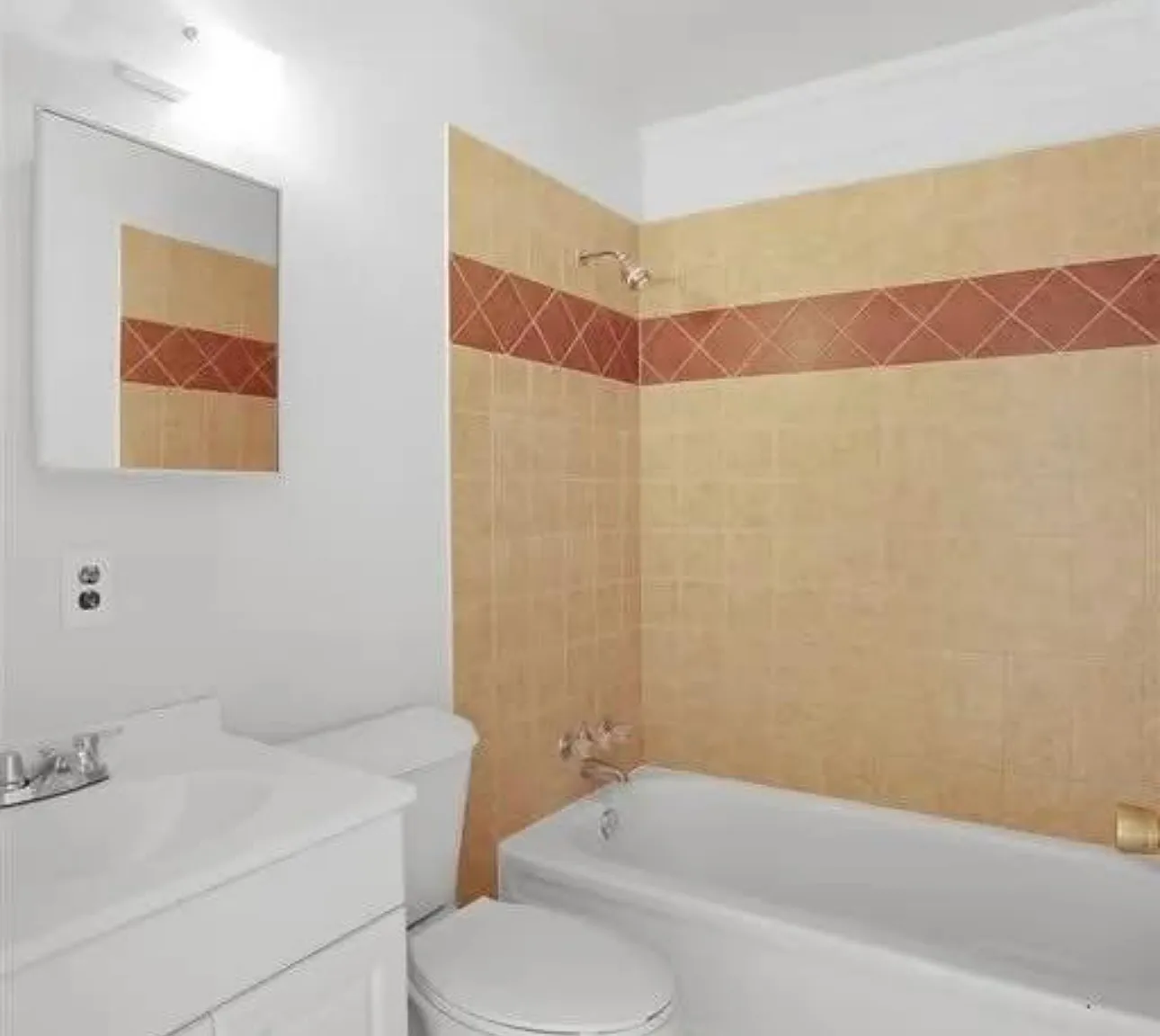 Los Cerros Apts. — Photo 4