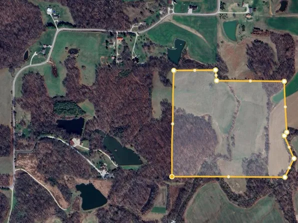 Reinhart Rd, Loogootee, IN 47553