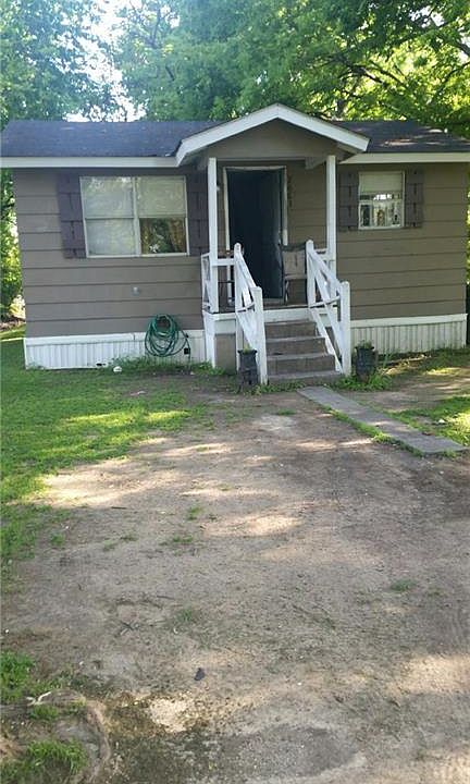 1st image of 2667 22nd St