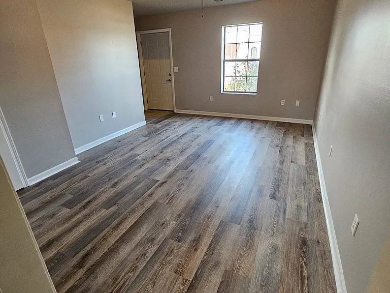 105 S 8th St #107 — Photo 2