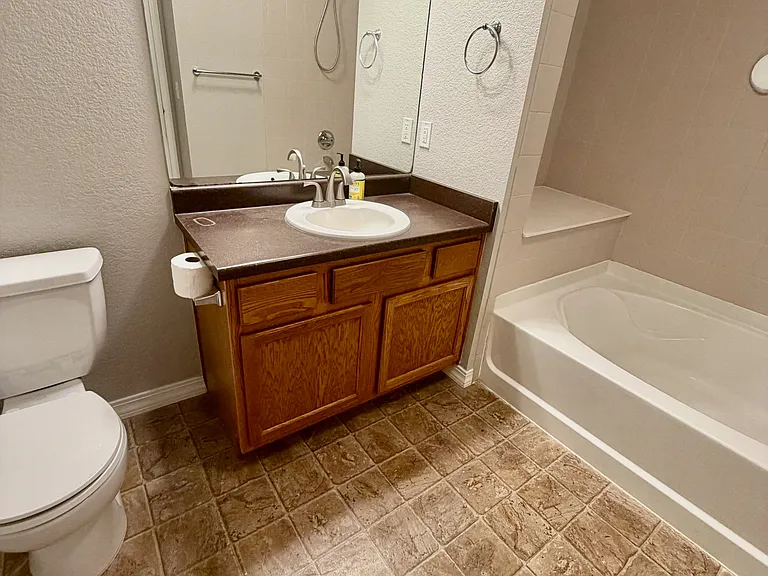 2133 Krisron Rd #B-207 — Photo 32