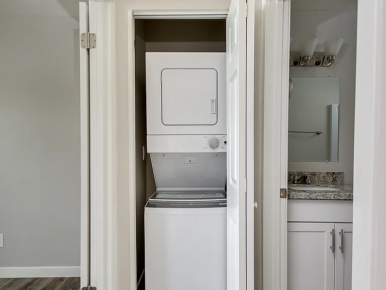 1648 W Colter St #6 — Photo 10