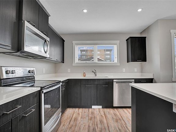 4th image of 315 Dickson Cres #124