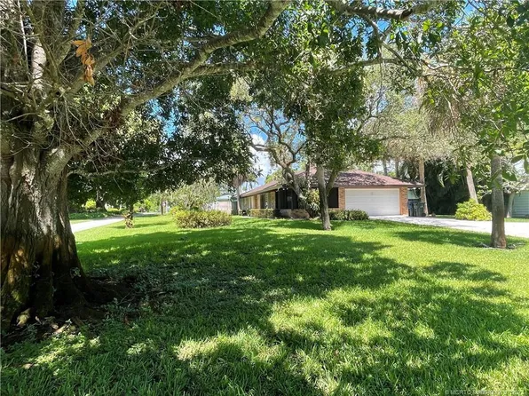 1449 SE Mango Place, Stuart, FL 34996