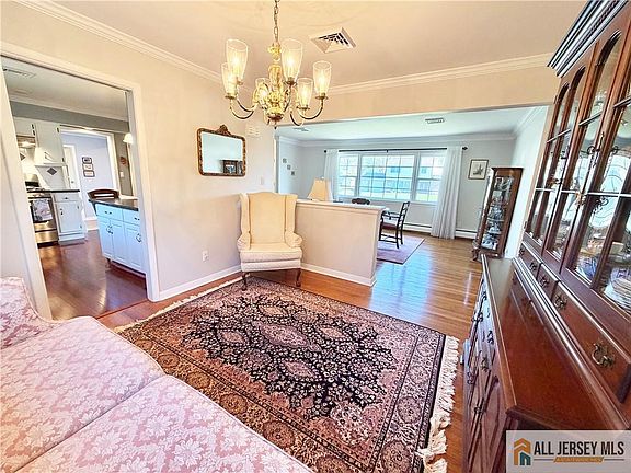 5th image of 5 Holmes Rd