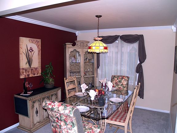 Dining Rm.