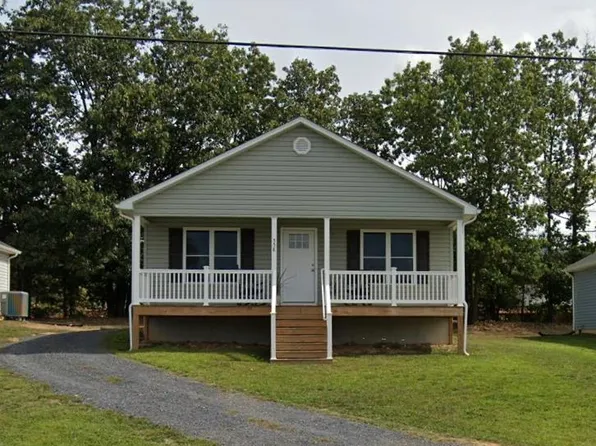558 Bayard St N, Waynesboro, VA 22980