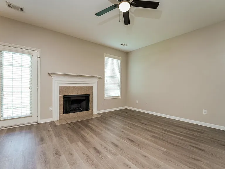 2701 Sedgeview Ln — Photo 4
