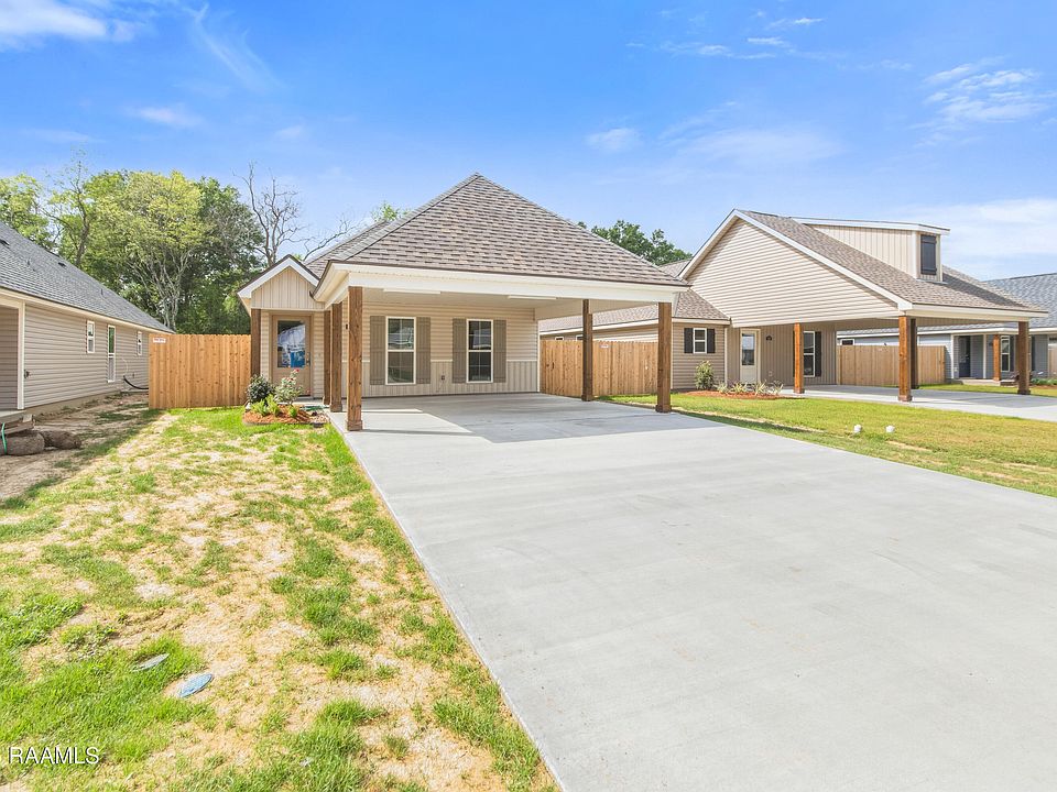 1st image of 219 Camerons Cove Dr