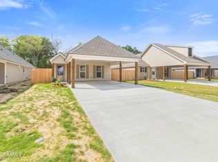 219 Camerons Cove Dr, Carencro, LA 70520