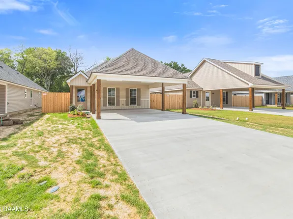 219 Camerons Cove Dr, Carencro, LA 70520