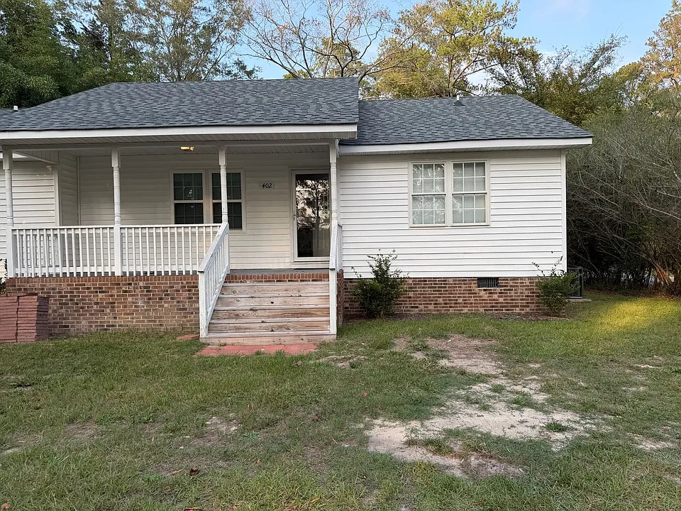 402 Main St