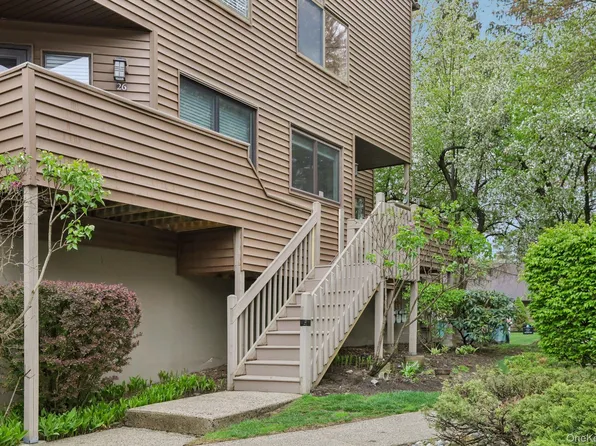 28 Tulip Court 28  in Bldg #3, Nanuet, NY 10954