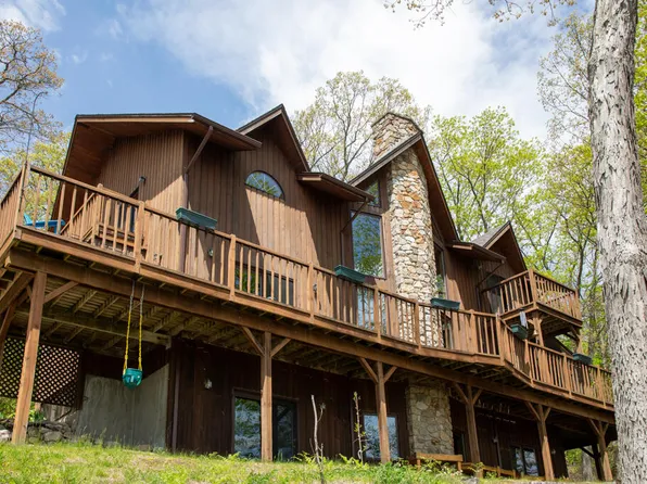 24 Gilbert Cameron Ln, Keeseville, NY 12944