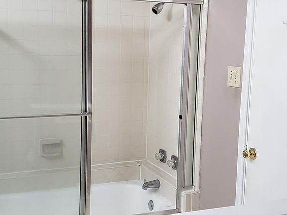 5th image of 1205 Calico Ln APT 2221