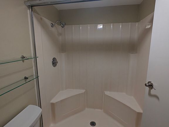 3rd image of 14651 NE 40th St APT C3