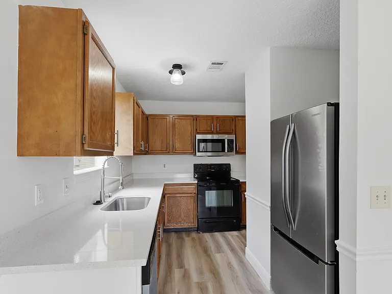 308 Dogwood Ct — Photo 16