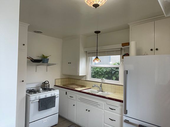 4th image of 35 Ximeno Ave #A