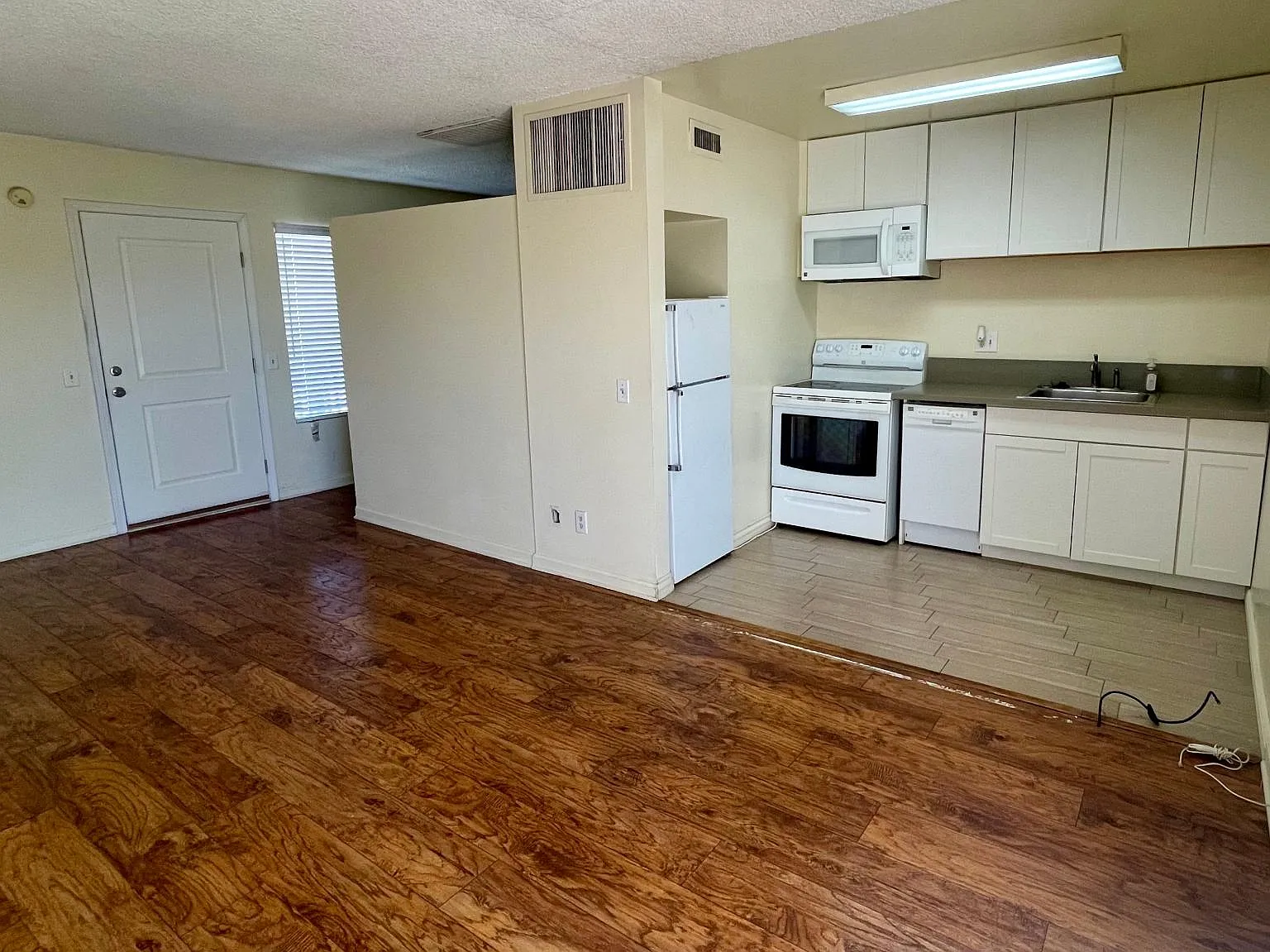 Studio, 482 sqft, $2,000 — Photo 3