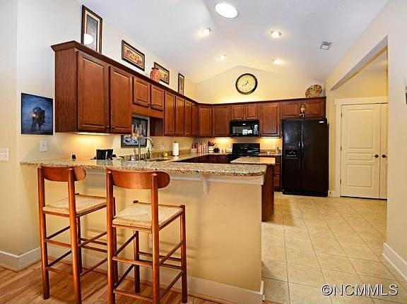 Huge Kitchen with Pantry