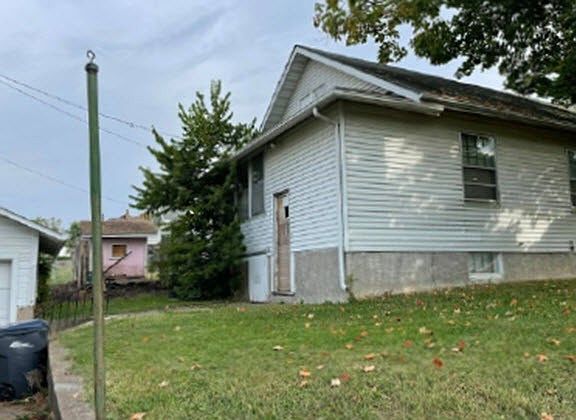 4th image of 901 N Central Ave