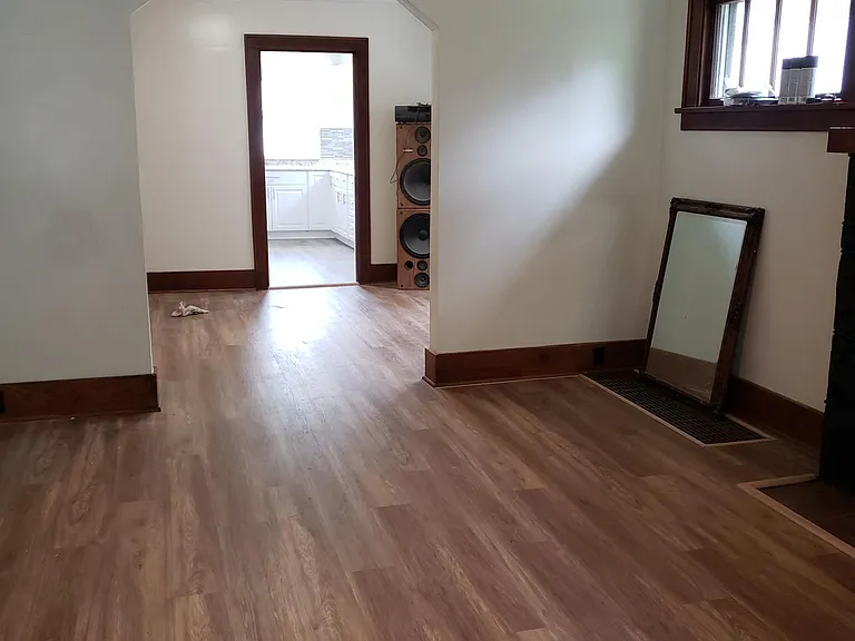 141 S Main St — Photo 11