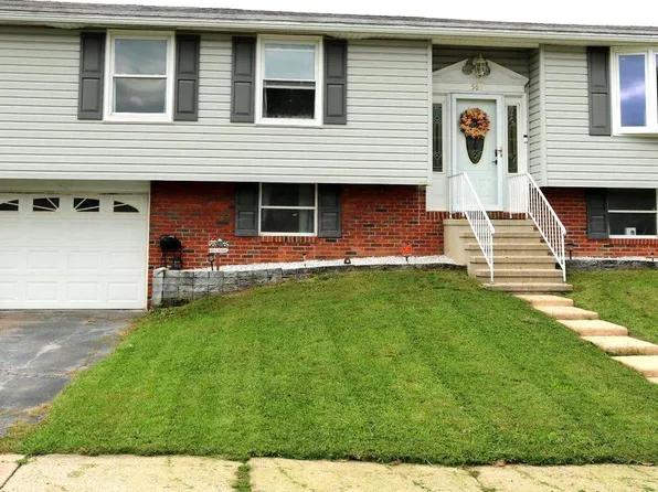 507 Oakwood Dr, Dover, PA 17315