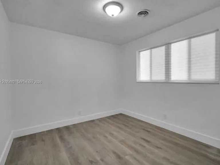 3811 NW 6th Pl — Photo 4