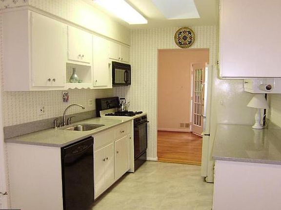 5th image of 5024 Woodland Way
