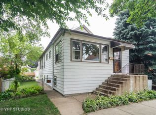 4207 W Roscoe St, Chicago, IL 60641