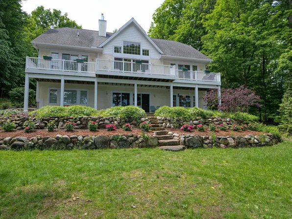 9860 Edgewood Ave, Traverse City, MI 49685