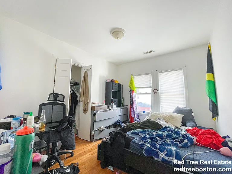 32 Linden St #1 — Photo 5