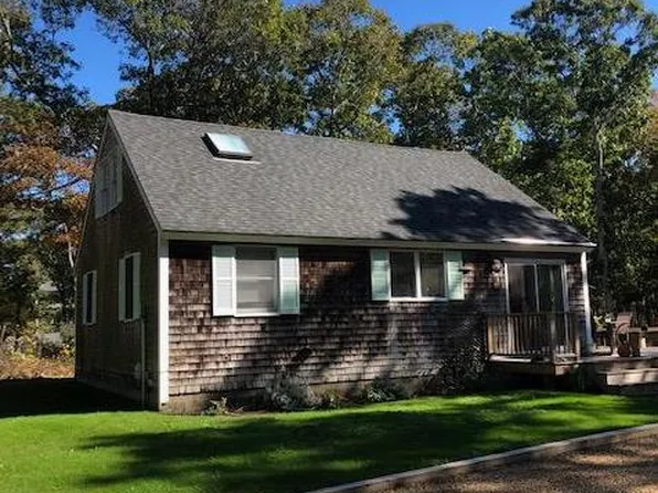 58 Hagerty Dr, Tisbury, MA 02568