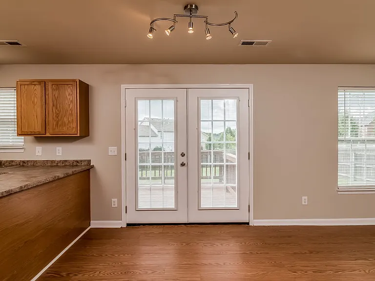 2301 Leighton Way — Photo 4